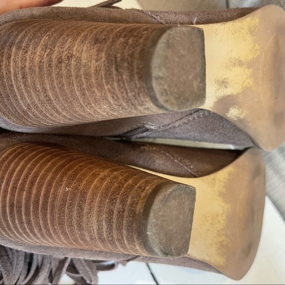 Steve Madden Tasseled Fringe Ohio Ankle Boots Suede Leather Taupe Size 7.5 - Picture 5 of 11
